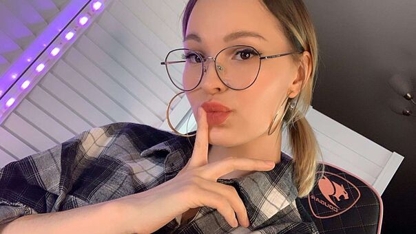 fun_for_cash / sashaaa69 / stillnotamilf Nude Leaks OnlyFans  – Leaked Models