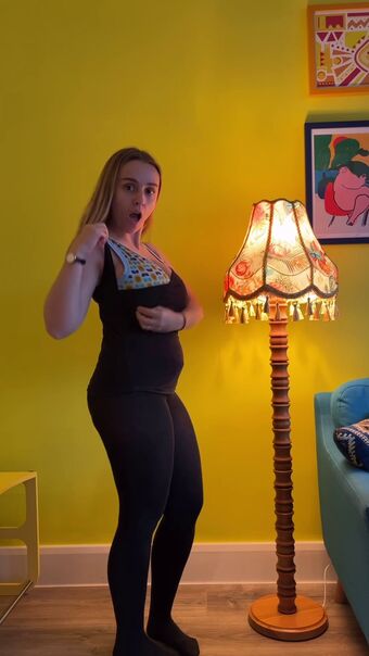 Hannah Witton Nude Leaks OnlyFans Photo 7