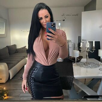 Onlyheni Nude Leaks OnlyFans Photo 18