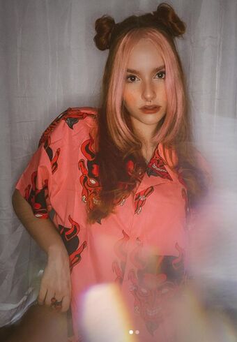 Larie S. Nude Leaks OnlyFans Photo 5