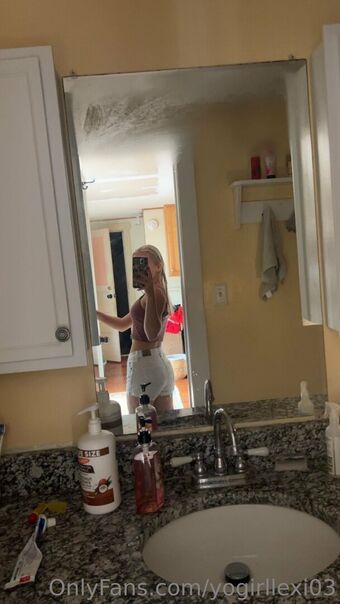 yogirllexi03 Nude Leaks OnlyFans Photo 5