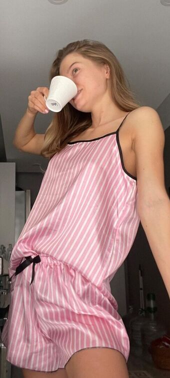 Lizi Asmr Nude Leaks OnlyFans Photo 12