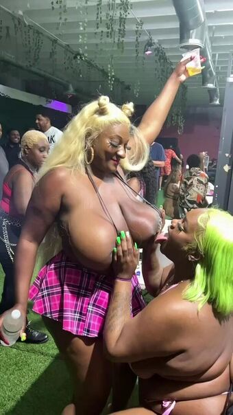 londynnvega Nude Leaks OnlyFans Photo 3