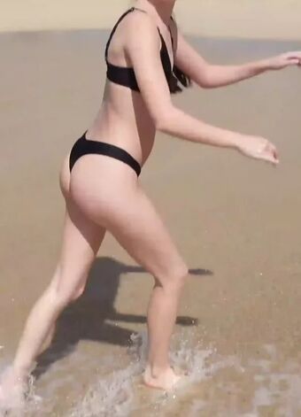 Merrell Twins Nude Leaks OnlyFans Photo 21