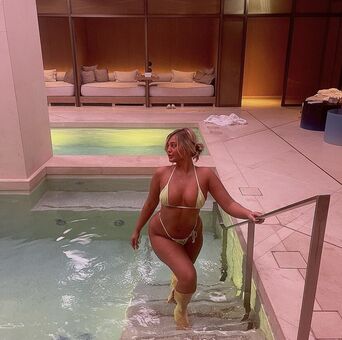 Rowena Violet Nude Leaks OnlyFans Photo 1