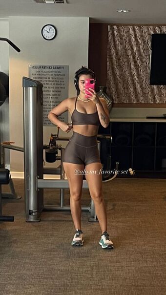 Sarah-Jade Bleau / sj.bleau / sjbleau / thelovelysj Nude Leaks OnlyFans  – Leaked Models