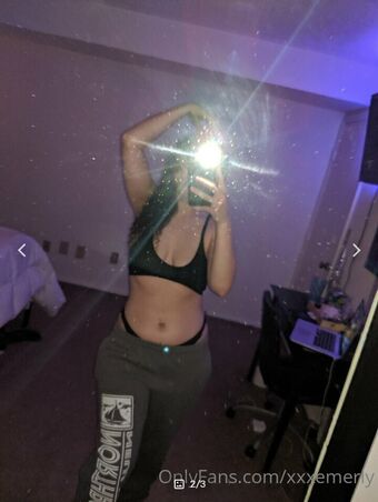 xEmerly Nude Leaks OnlyFans Photo 18