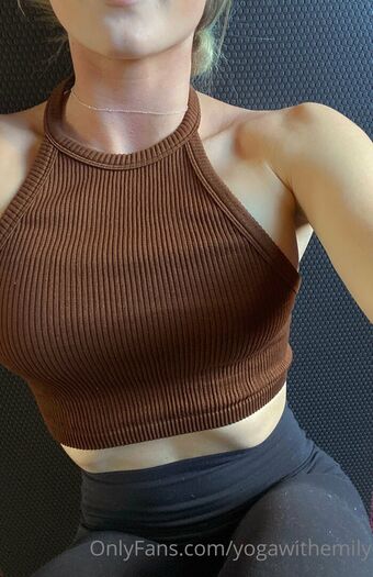 yogawithemily Nude Leaks OnlyFans Photo 13