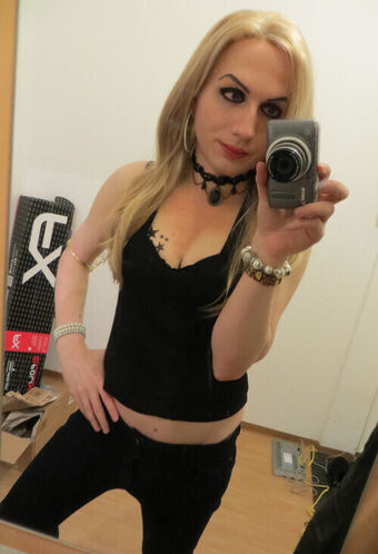 Yoni's Place Nude Leaks OnlyFans Photo 5