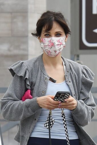 Zooey Deschanel / zooeydeschanel Nude Leaks OnlyFans  – Leaked Models