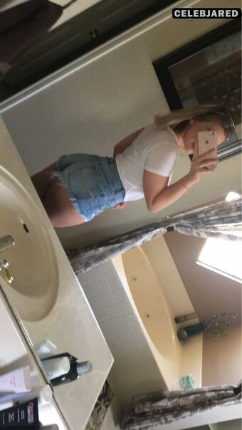 Adrianna Gavazzi Nude Leaks OnlyFans Photo 39