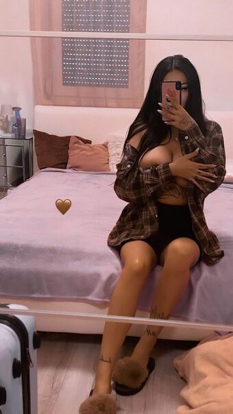 Merci Bujdoso Nude Leaks OnlyFans Photo 1