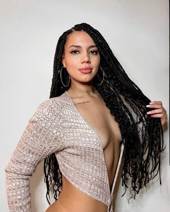 Amanda Carvalinda Nude Leaks OnlyFans Photo 7