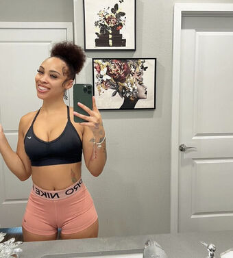 Theyluvnilla Nude Leaks OnlyFans Photo 9