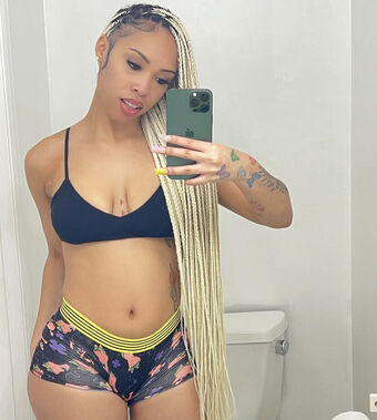 Theyluvnilla Nude Leaks OnlyFans Photo 3