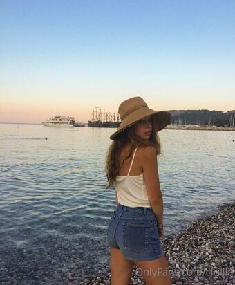 cirillla Nude Leaks OnlyFans  – Leaked Models