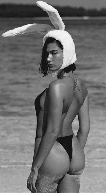 Hailey Baldwin Nude Leaks OnlyFans Photo 35