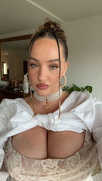 Joann Van Den Herik / Joannvdherik Nude Leaks OnlyFans  – Leaked Models