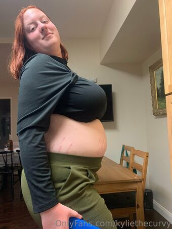 kyliethecurvy Nude Leaks OnlyFans  – Leaked Models