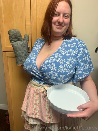 kyliethecurvy Nude Leaks OnlyFans Photo 13