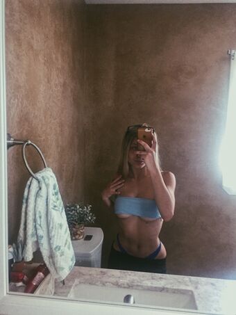 Laney / bunnybb222 / devans._ / devansdelaney Nude Leaks OnlyFans – Leaked Models