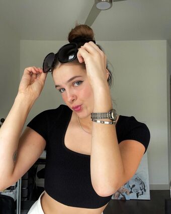 McKenzie Bell Nude Leaks OnlyFans Photo 27