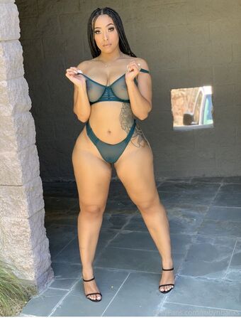 robynbanks Nude Leaks OnlyFans Photo 9