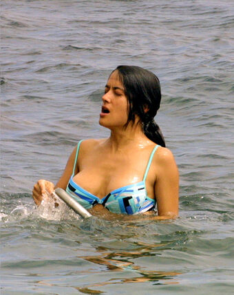 Salma Hayek Nude Leaks OnlyFans Photo 273
