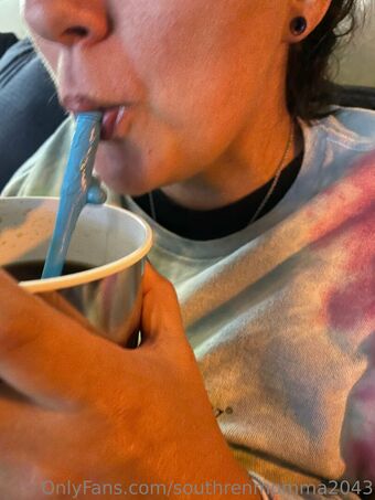 southrenmomma2043 Nude Leaks OnlyFans Photo 13