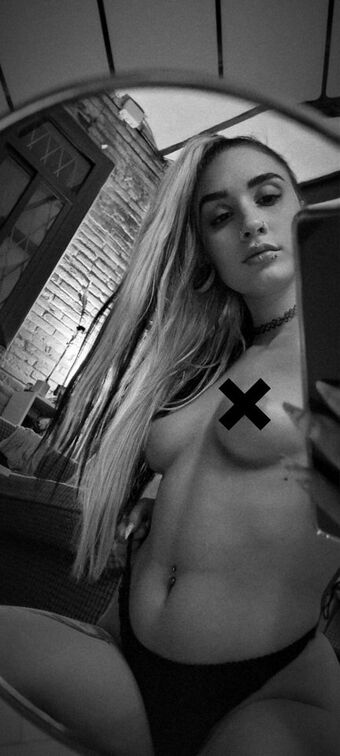 yearwalkatmidnight Nude Leaks OnlyFans Photo 7