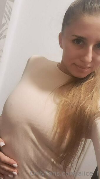 alice_l Nude Leaks OnlyFans Photo 12
