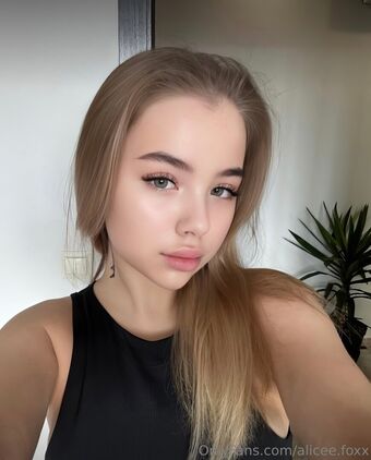 alicee.foxx Nude Leaks OnlyFans Photo 32