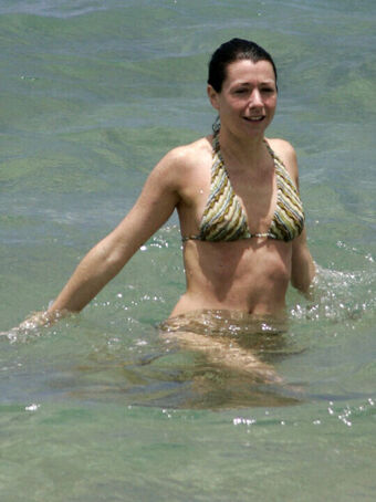 Alyson Hannigan Nude Leaks OnlyFans Photo 80