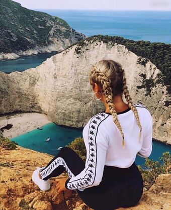 Ariane Schmidt Nude Leaks OnlyFans Photo 35