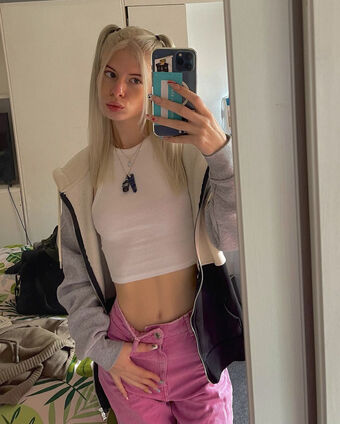 Chloe Wiles Nude Leaks OnlyFans Photo 16