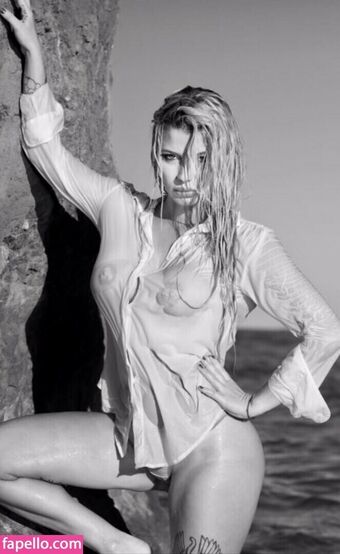 sara.savage_ Nude Leaks OnlyFans Photo 8