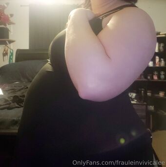 frauleinvivicalee Nude Leaks OnlyFans Photo 34