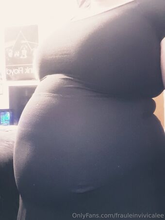 frauleinvivicalee Nude Leaks OnlyFans Photo 29