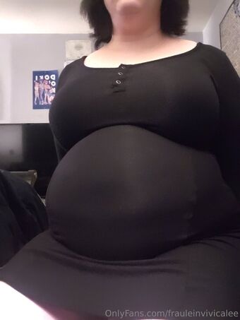 frauleinvivicalee Nude Leaks OnlyFans Photo 32