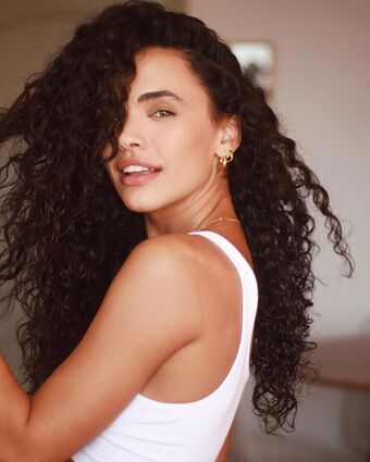 Giovana Cordeiro Nude Leaks OnlyFans Photo 17