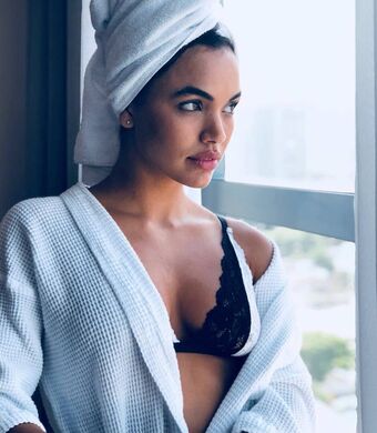 Giovana Cordeiro Nude Leaks OnlyFans Photo 18