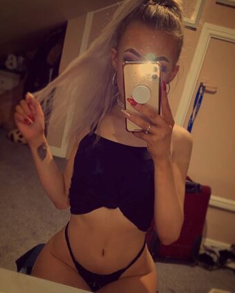 Holly Jo Ballard Nude Leaks OnlyFans Photo 9