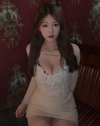 rlwndud Nude Leaks OnlyFans Photo 30