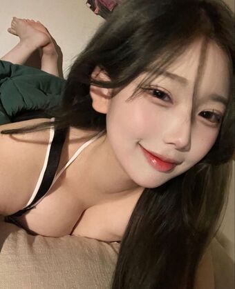 rlwndud Nude Leaks OnlyFans Photo 31