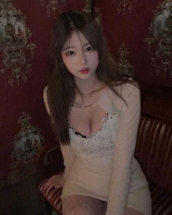 rlwndud Nude Leaks OnlyFans Photo 37