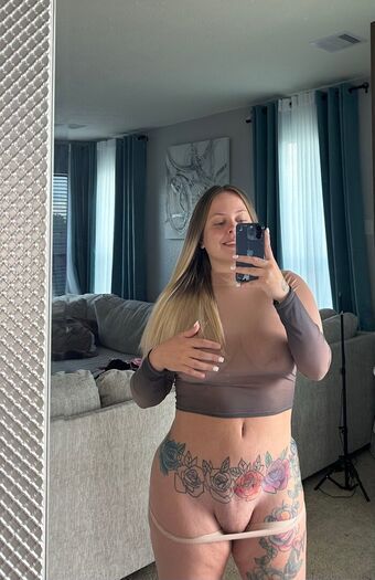 Lacey Lyn Snoww Nude Leaks OnlyFans Photo 6