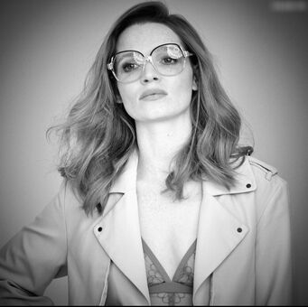 Karoline Herfurth Nude Leaks OnlyFans Photo 9