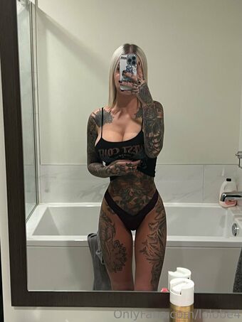 Laurence Berdard Nude Leaks OnlyFans Photo 22