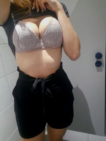 lisaluxx_official Nude Leaks OnlyFans Photo 15