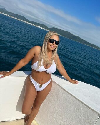 Marcinha Caminhoneira Nude Leaks OnlyFans Photo 13